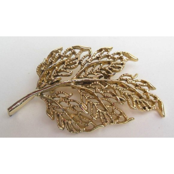 Vintage Gerry's Filagree Gold Tone Leaf Skeleton Brooch - Picture 1 of 5